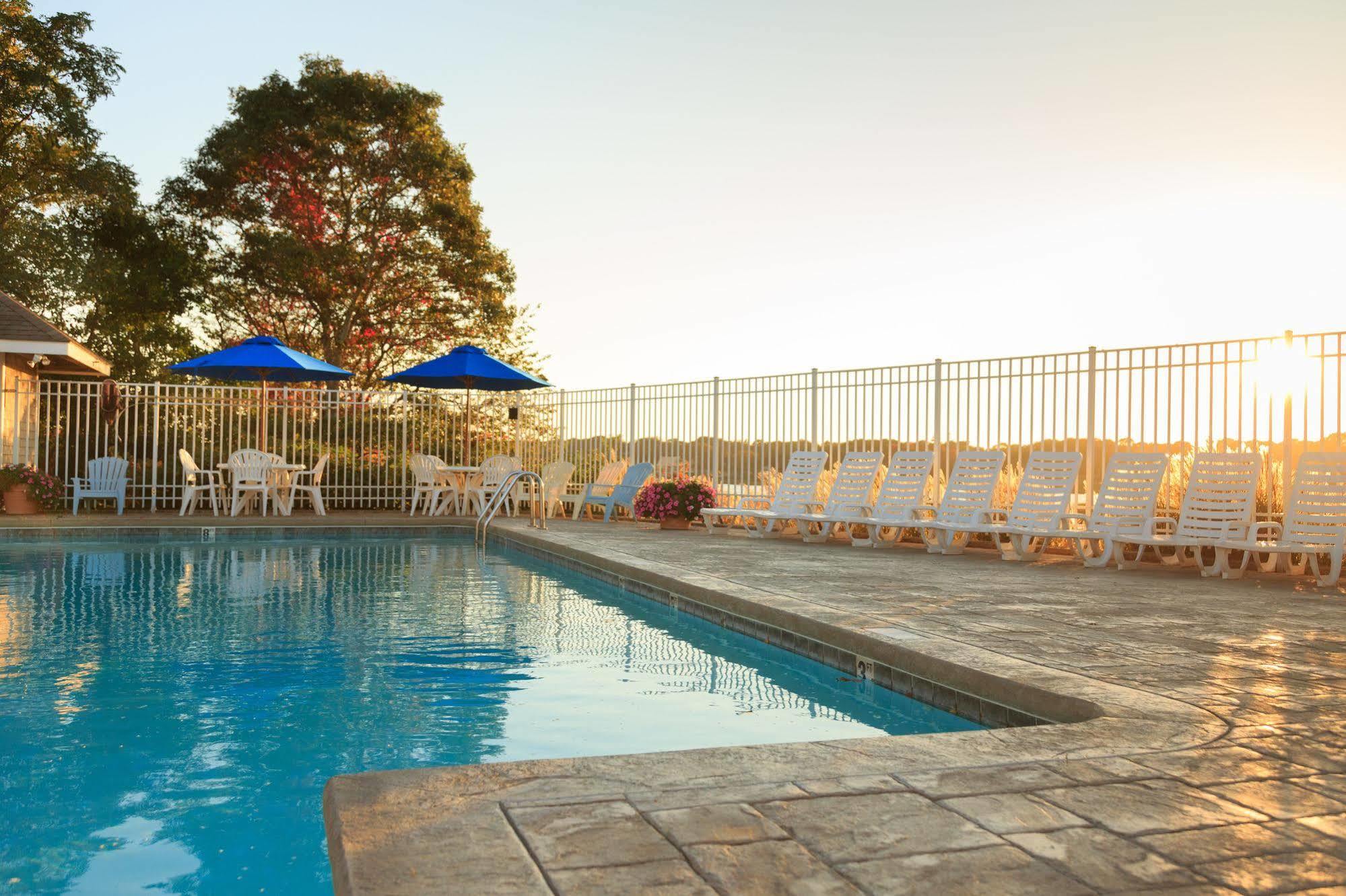 Bayside Resort Hotel West Yarmouth Ngoại thất bức ảnh